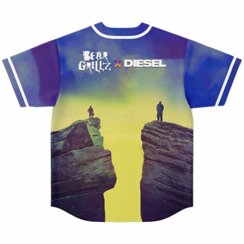 Back view of jersey showing two silhouetted figures on cliffs under gradient sky